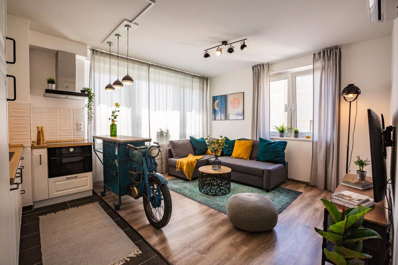 Stylish Oasis Central Apartment With Ac And Parking Budapest Kültér fotó