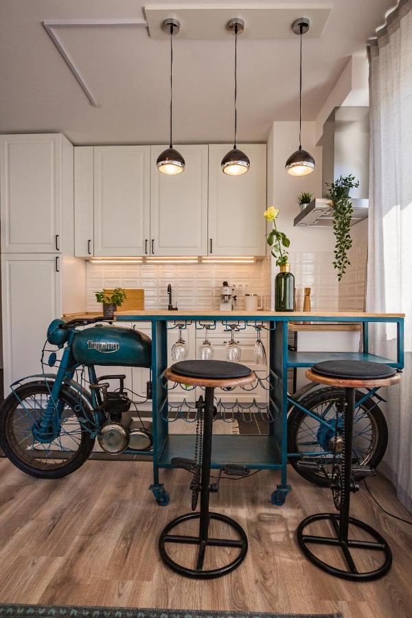 Stylish Oasis Central Apartment With Ac And Parking Budapest Kültér fotó