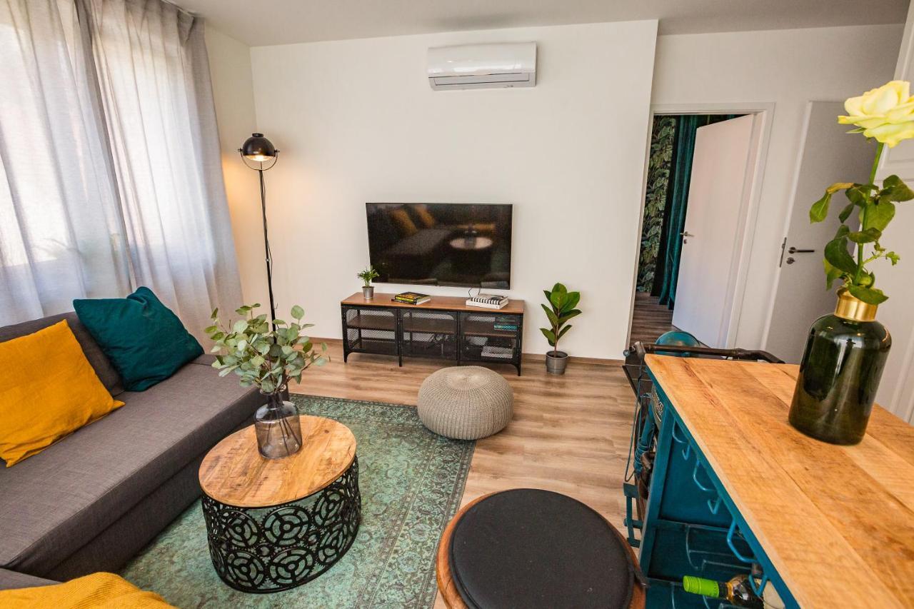Stylish Oasis Central Apartment With Ac And Parking Budapest Kültér fotó