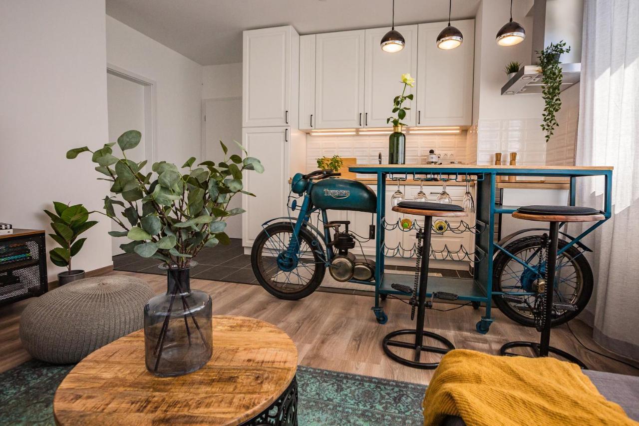 Stylish Oasis Central Apartment With Ac And Parking Budapest Kültér fotó